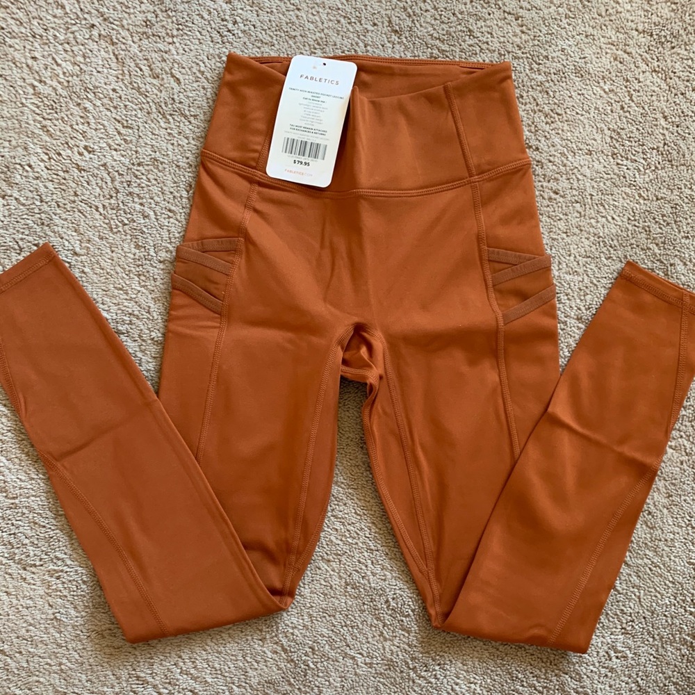 FABLETICS OUTFIT - Picture 2 of 12